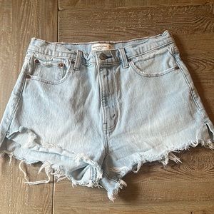 Abercrombie & Fitch The Mom Hi-rise light wash denim shorts